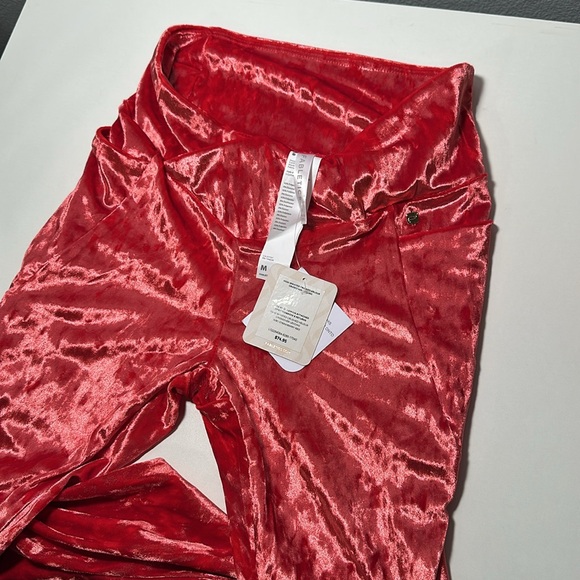 NWT Fabletics Leggings Crossover Crushed Velour Leggings Strawberry Red Women M - Picture 4 of 4